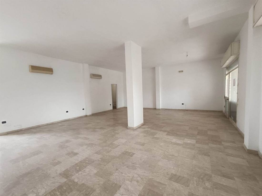 Negozio a Macerata Campania, foto 2